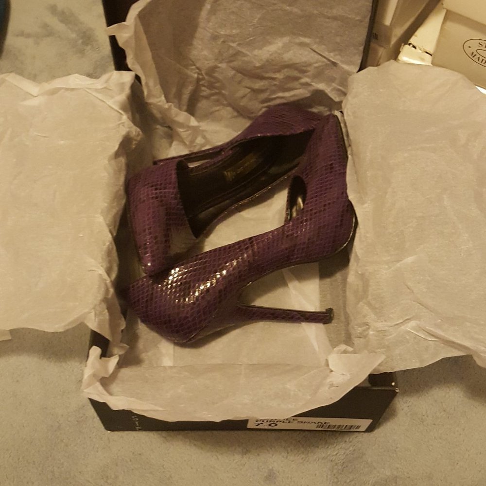 Steve Madden Newbee Women's Size 7 Purple Snakeskin Stiletto Pumps